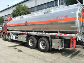 湖南岳陽小型加油車報價解析 為何成為攪拌車用戶的實惠之選？
